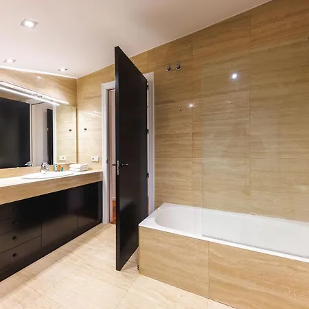 Appartement Bravissimo Cort Reial Palau, Duplex Penthouse *